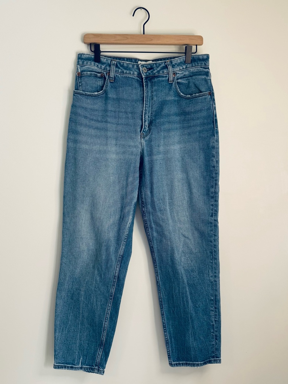 Abercrombie The Mom Jean High Rise Medium Wash Size 30 Size 10 Curve Love